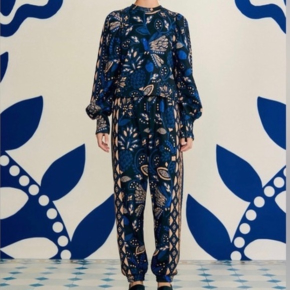 FARM RIO Black Blue Macaw Forest Two- Piece Sweatsuit Size S - Picture 1 of 14